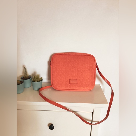 Michael Kors iPad bag - Picture 1 of 4